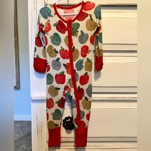 Apple of my eye little Sleepies. 3-6 months. EUC. Only worn to sleep in.